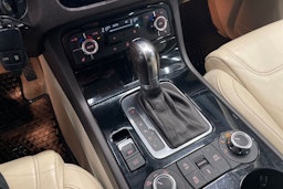 Musta Volkswagen TOUAREG 2012 kuva 16.
