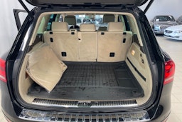 Musta Volkswagen TOUAREG 2012 kuva 19.