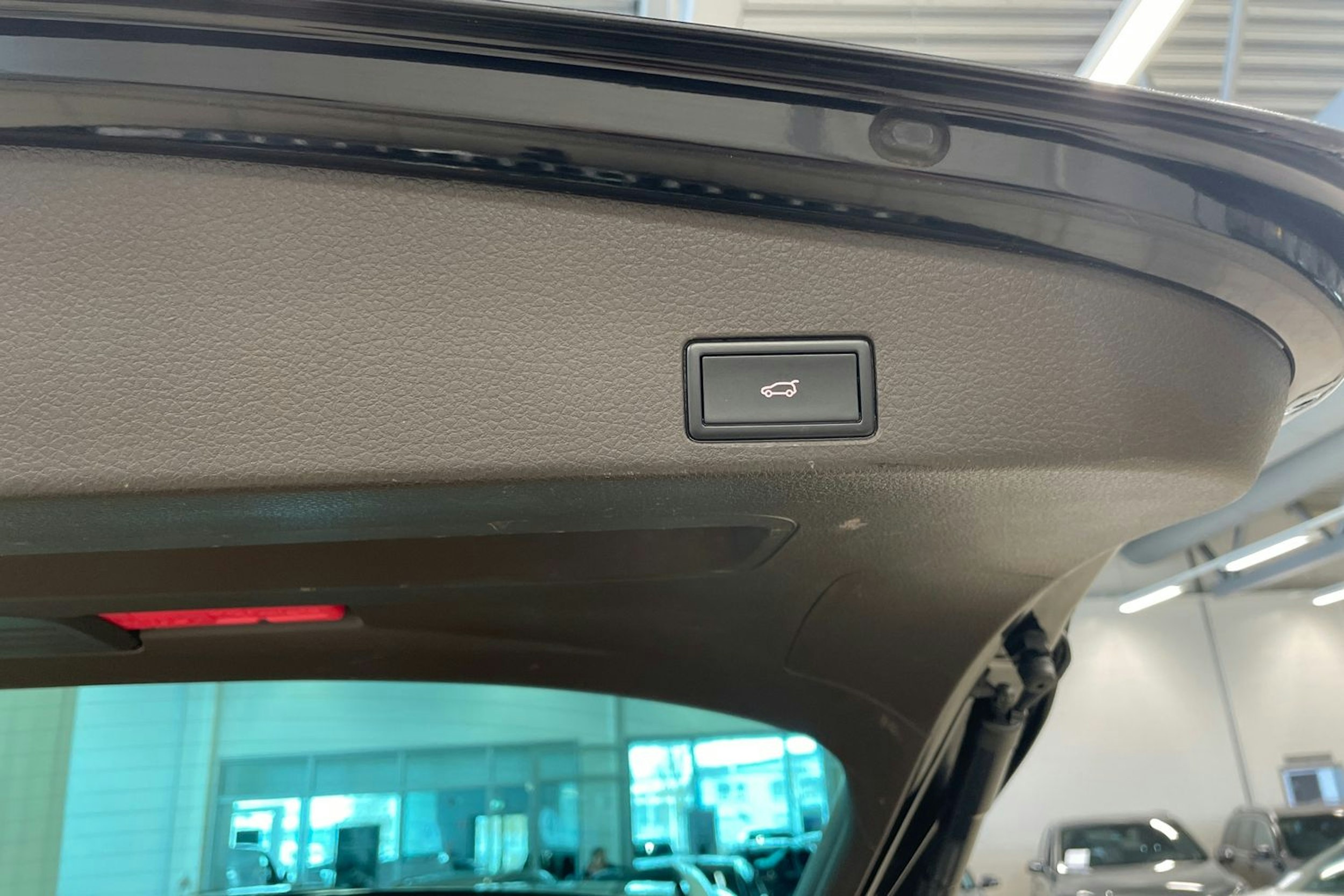 Musta Volkswagen TOUAREG 2012 kuva 22.