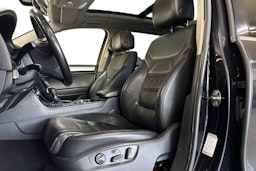 Musta Volkswagen TOUAREG 2011 kuva 9.