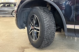 Musta Volkswagen TOUAREG 2011 kuva 14.