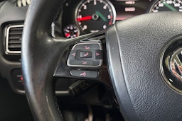 Musta Volkswagen TOUAREG 2011 kuva 17.