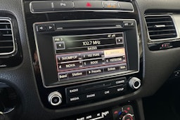 Musta Volkswagen TOUAREG 2011 kuva 19.