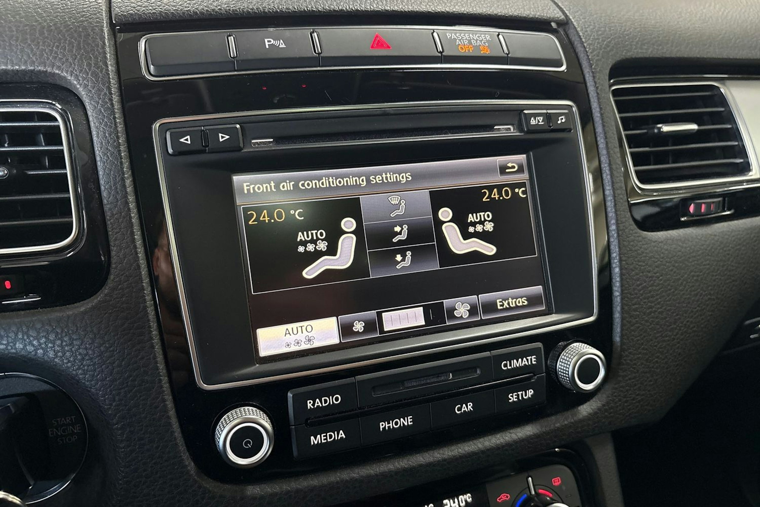 Musta Volkswagen TOUAREG 2011 kuva 20.