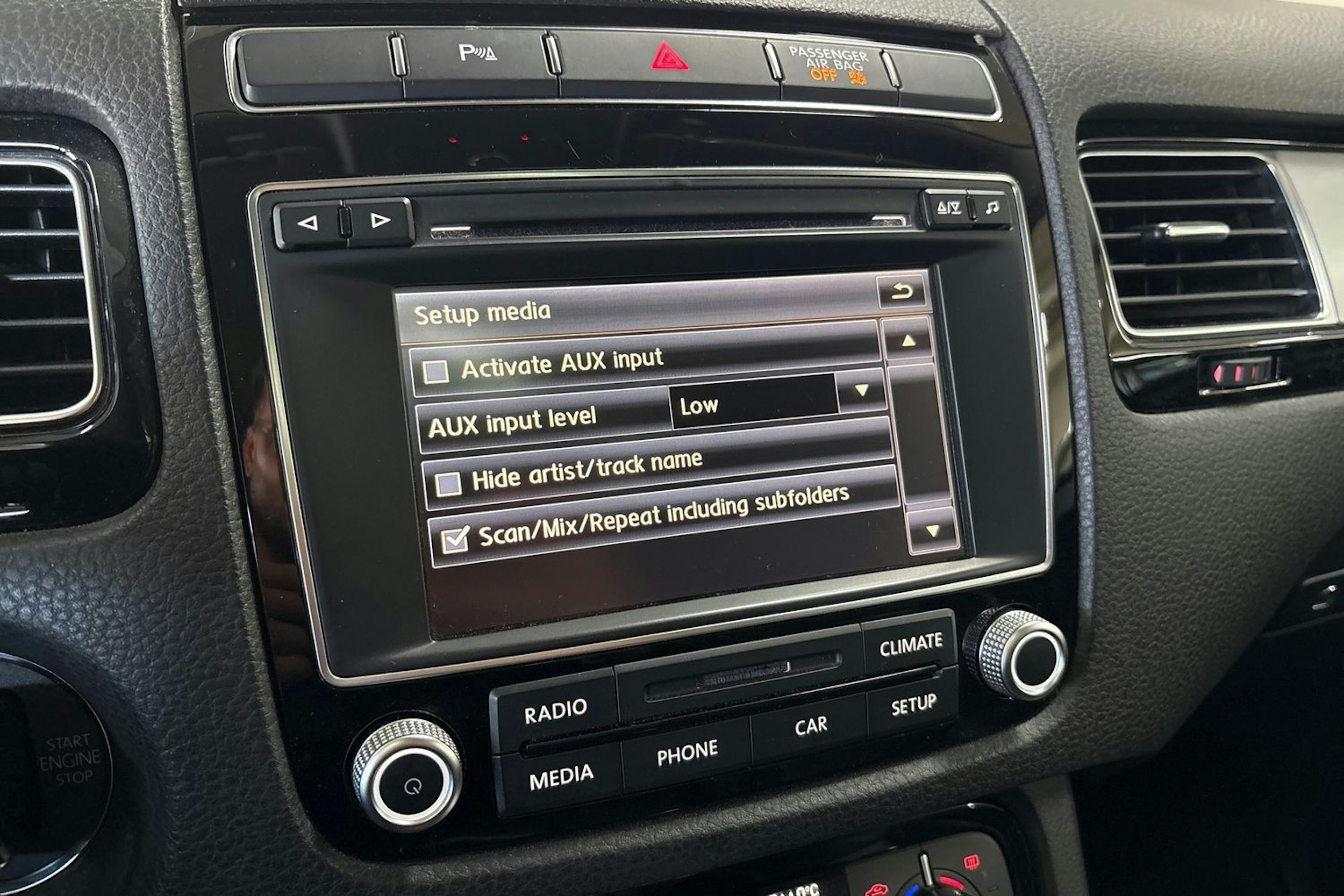 Musta Volkswagen TOUAREG 2011 kuva 21.