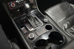 Musta Volkswagen TOUAREG 2011 kuva 23.