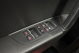 Musta Volkswagen TOUAREG 2011 kuva 27.