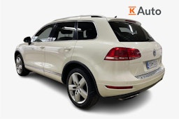 Valkoinen Volkswagen TOUAREG 2011 kuva 2.