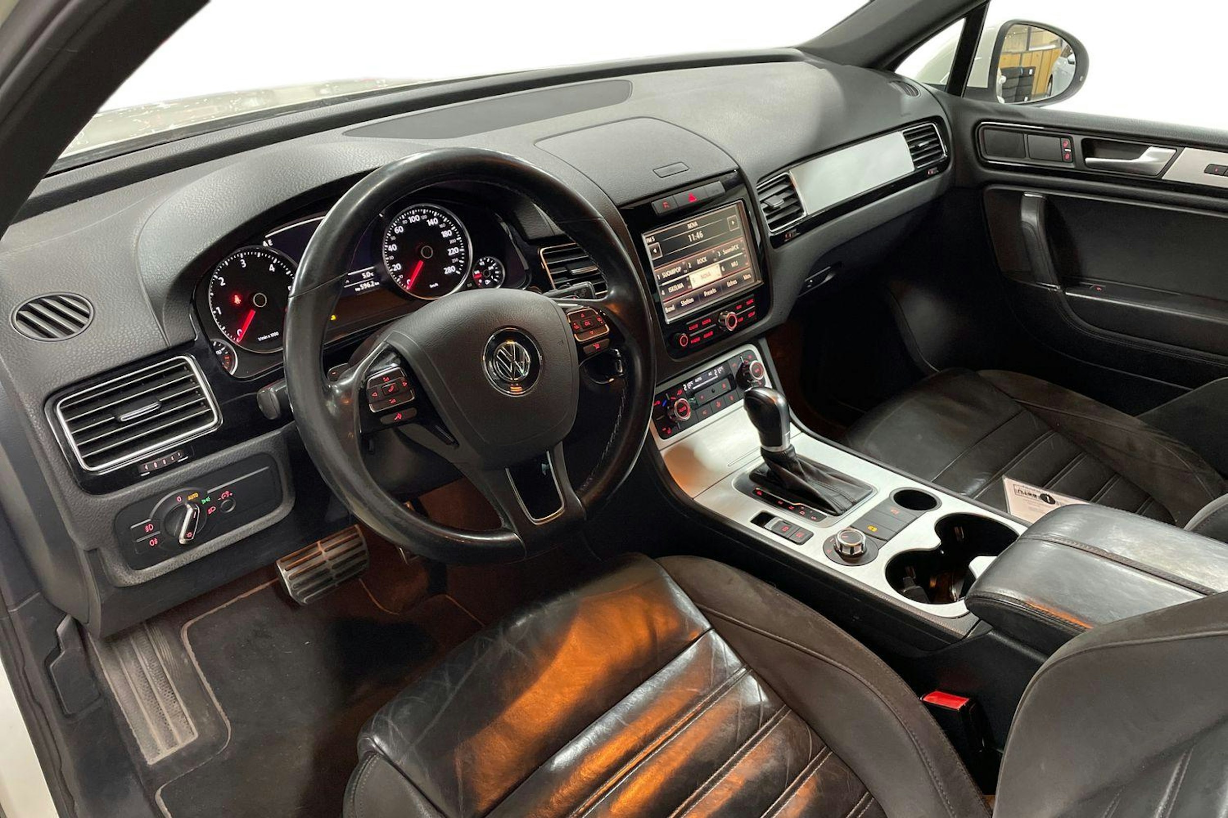 Valkoinen Volkswagen TOUAREG 2011 kuva 7.