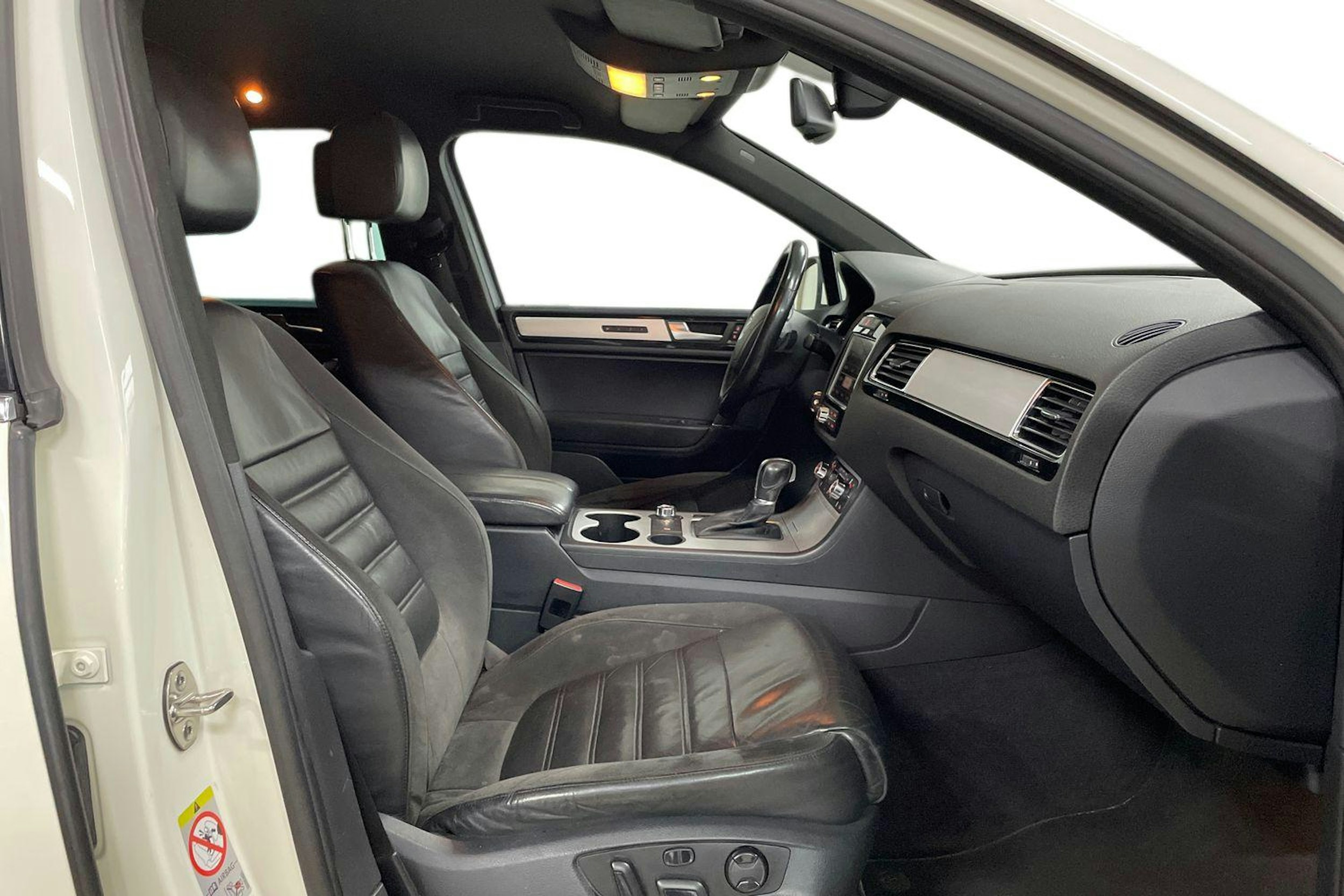 Valkoinen Volkswagen TOUAREG 2011 kuva 10.