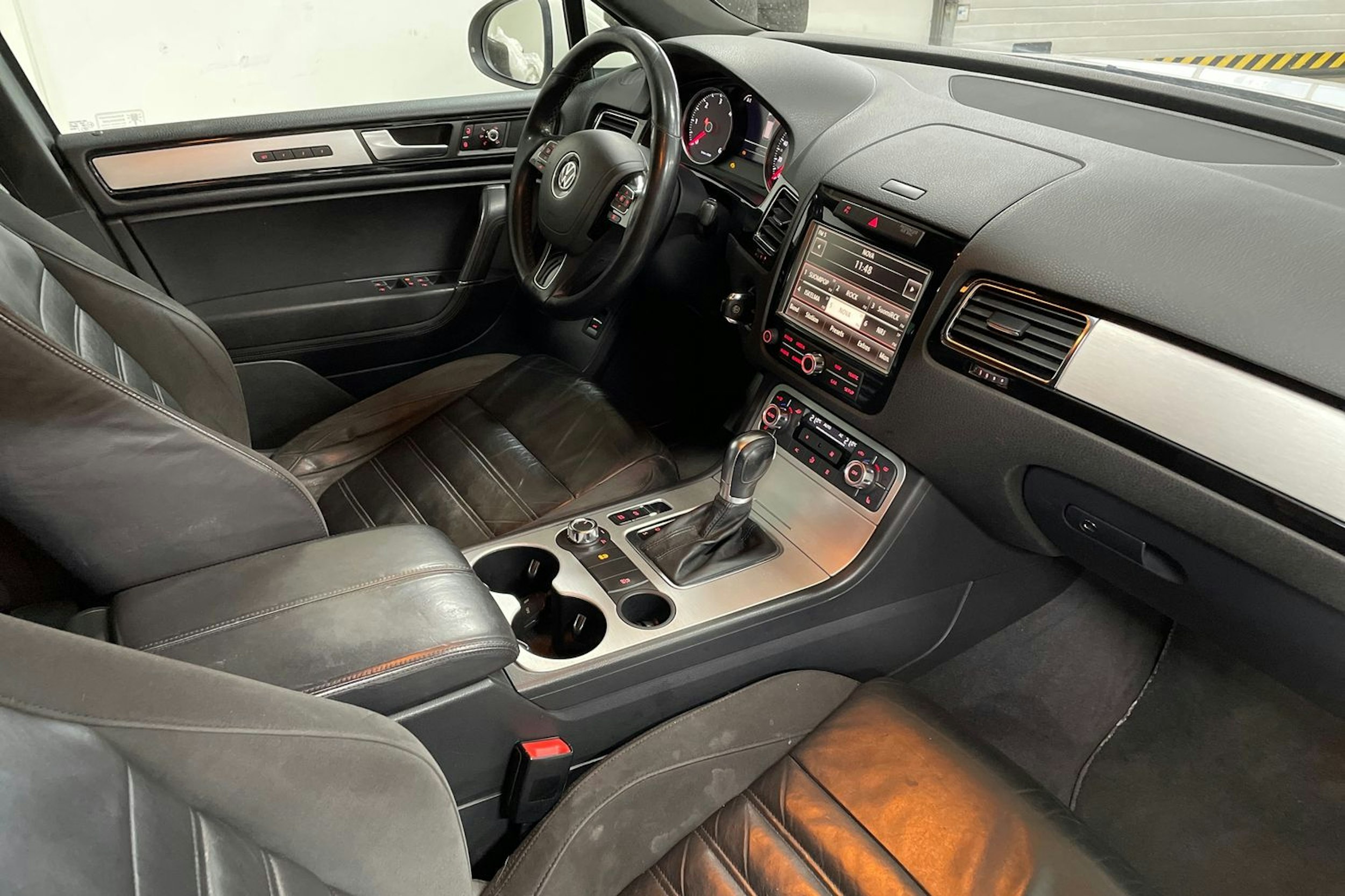 Valkoinen Volkswagen TOUAREG 2011 kuva 14.