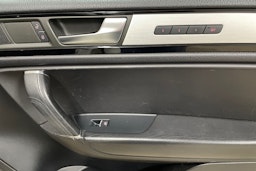 Valkoinen Volkswagen TOUAREG 2011 kuva 15.