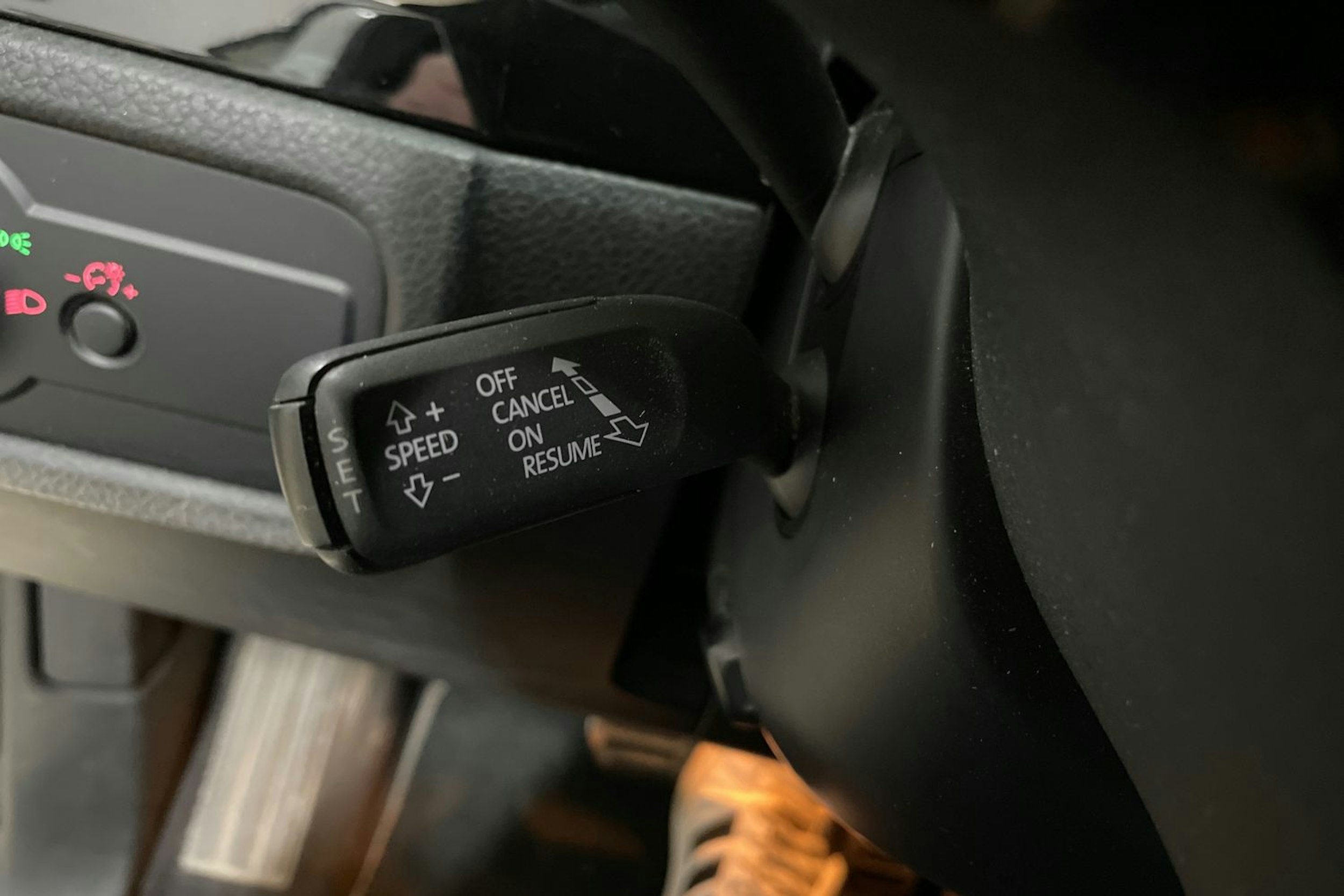 Valkoinen Volkswagen TOUAREG 2011 kuva 24.