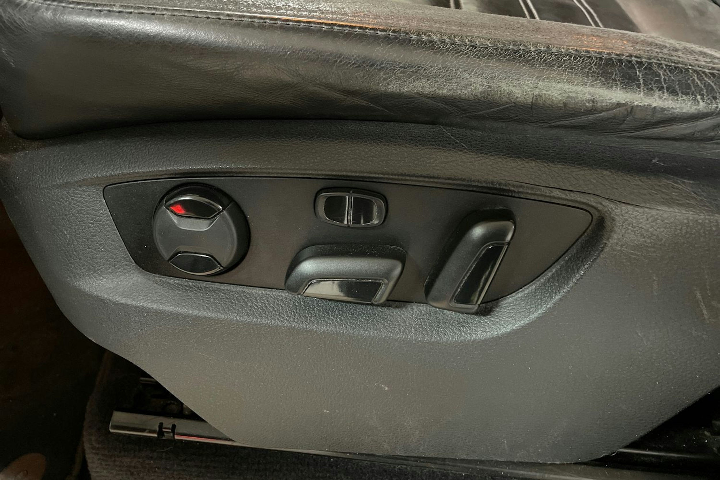 Valkoinen Volkswagen TOUAREG 2011 kuva 25.