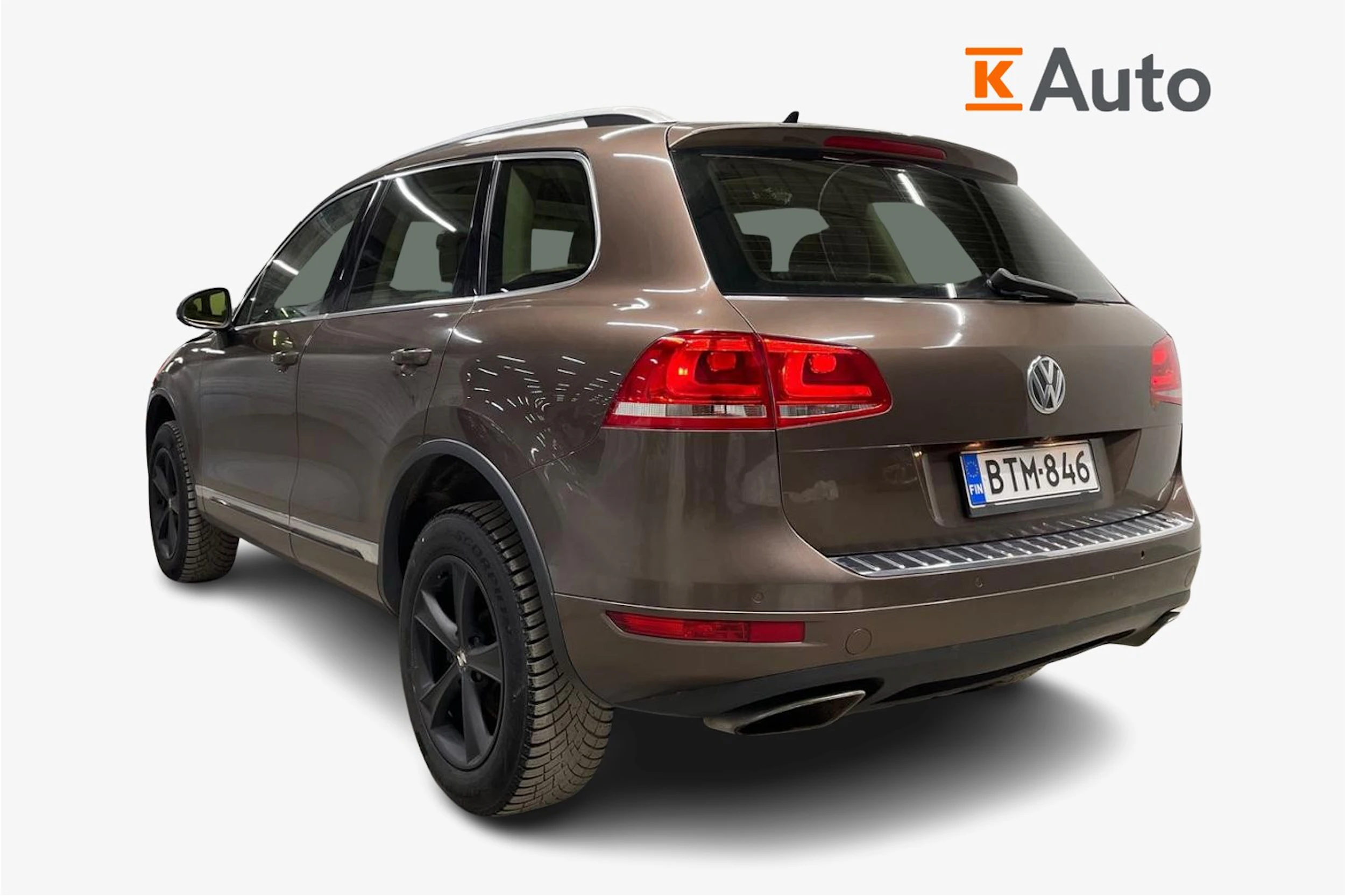 ruskea (beige) Volkswagen Touareg 2012 kuva 2.