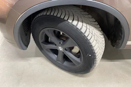 ruskea (beige) Volkswagen Touareg 2012 kuva 10.