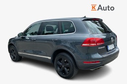 harmaa Volkswagen Touareg 2012 kuva 2.