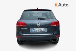 harmaa Volkswagen Touareg 2012 kuva 3.