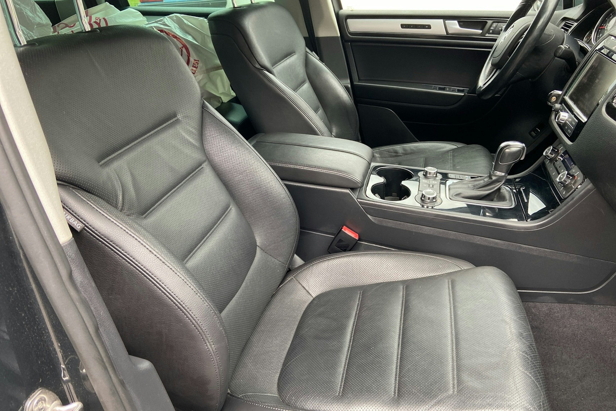 harmaa Volkswagen Touareg 2012 kuva 14.