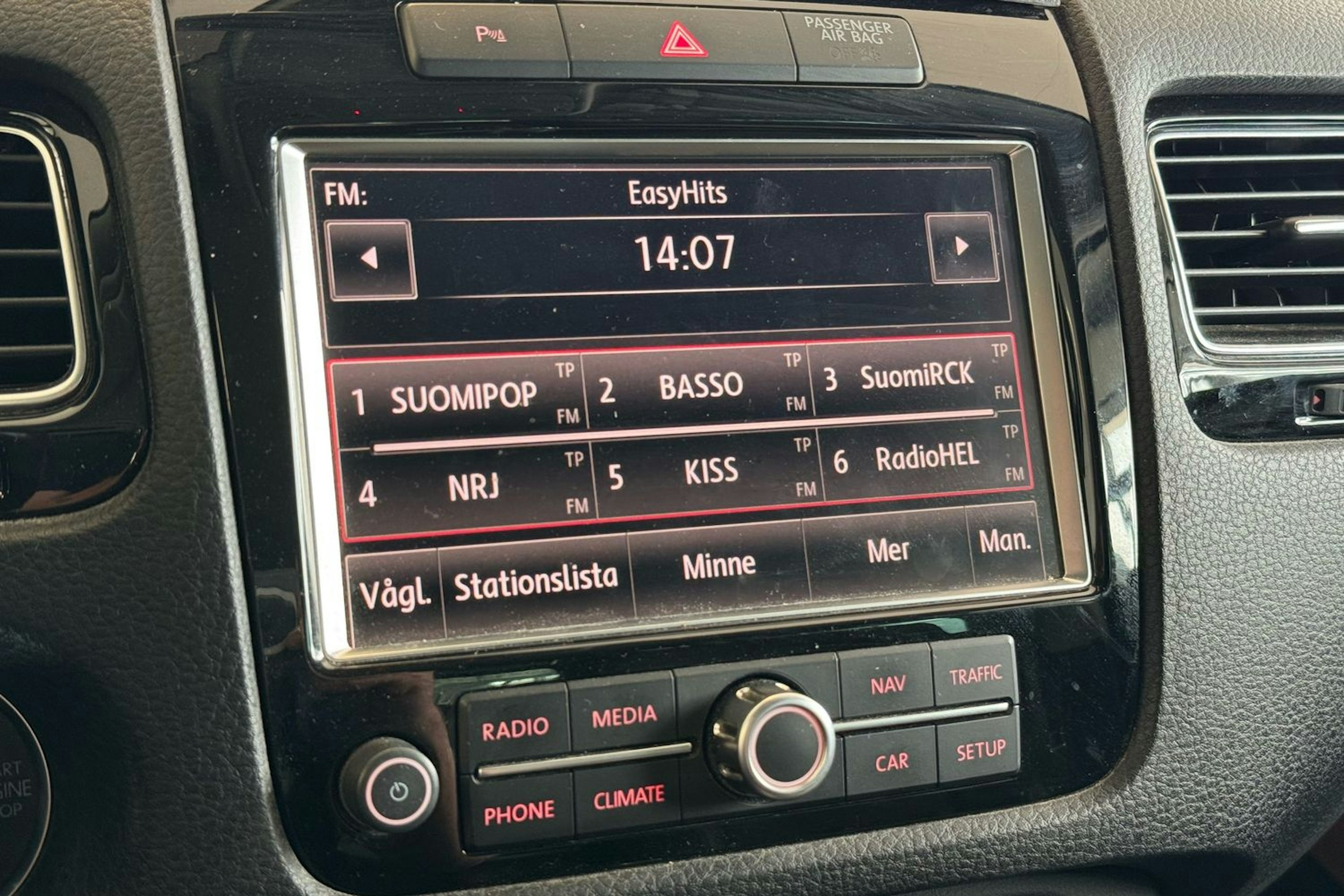 harmaa Volkswagen Touareg 2013 kuva 20.