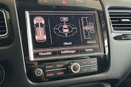 harmaa Volkswagen Touareg 2013 kuva 23.