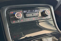 harmaa Volkswagen Touareg 2013 kuva 24.