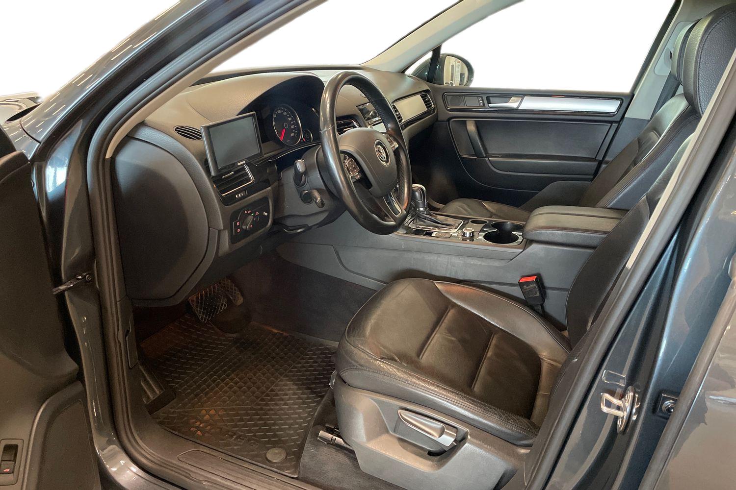 Volkswagen Touareg 2012, kuva 7/32
