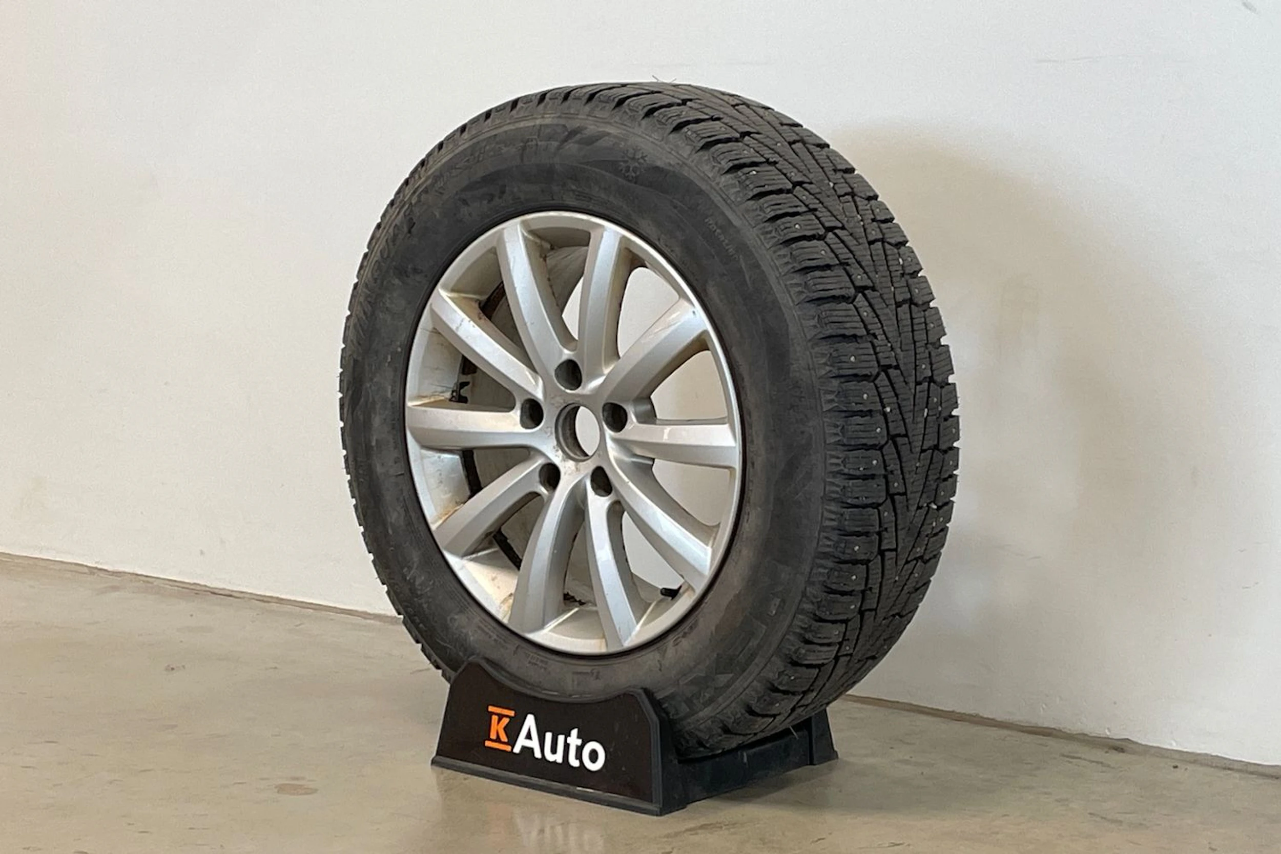 harmaa Volkswagen Touareg 2012 kuva 10.