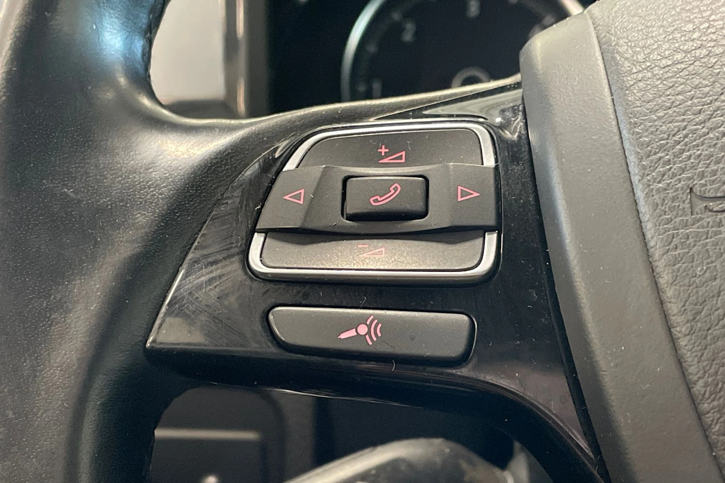 harmaa Volkswagen Touareg 2012 kuva 15.