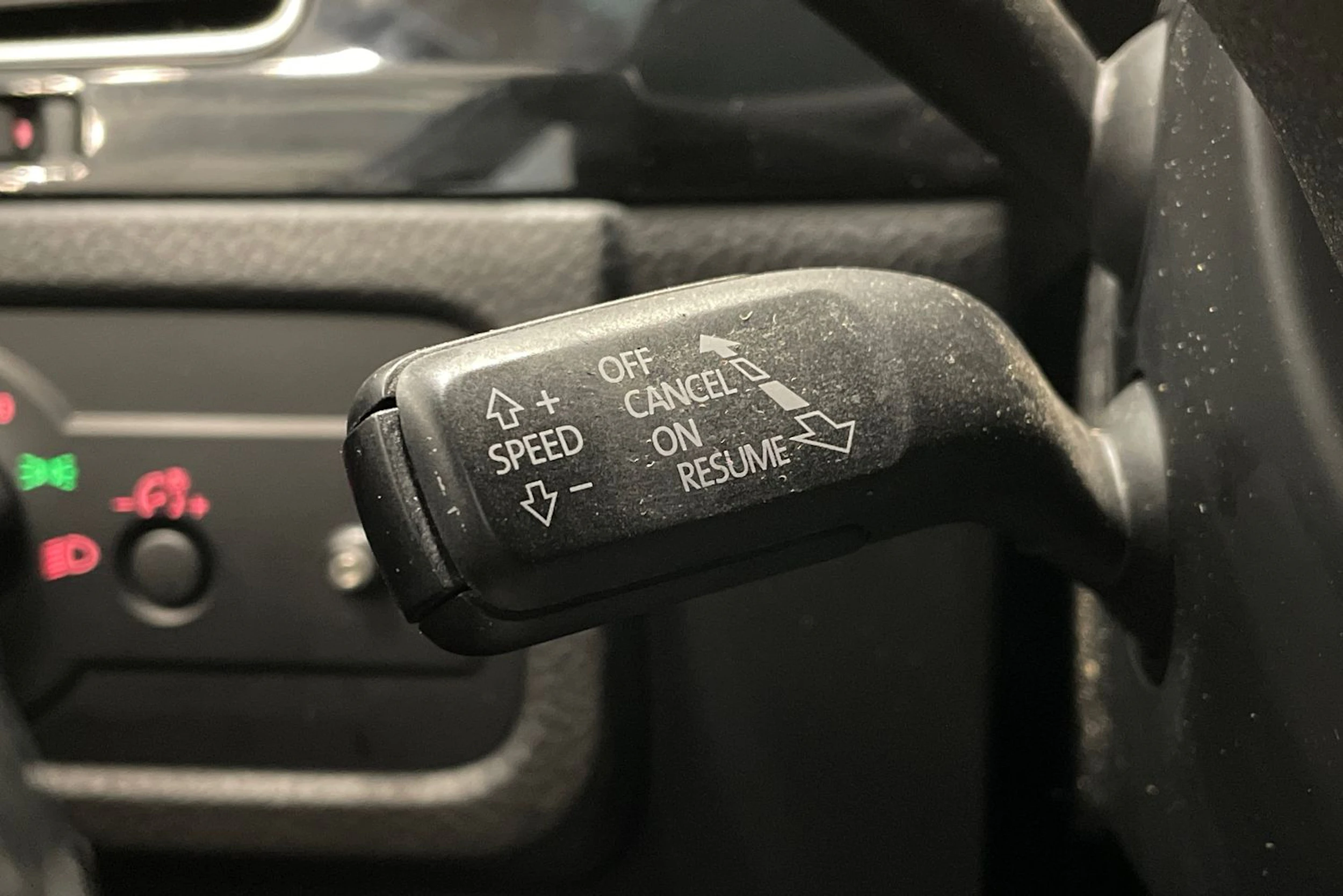 harmaa Volkswagen Touareg 2012 kuva 16.