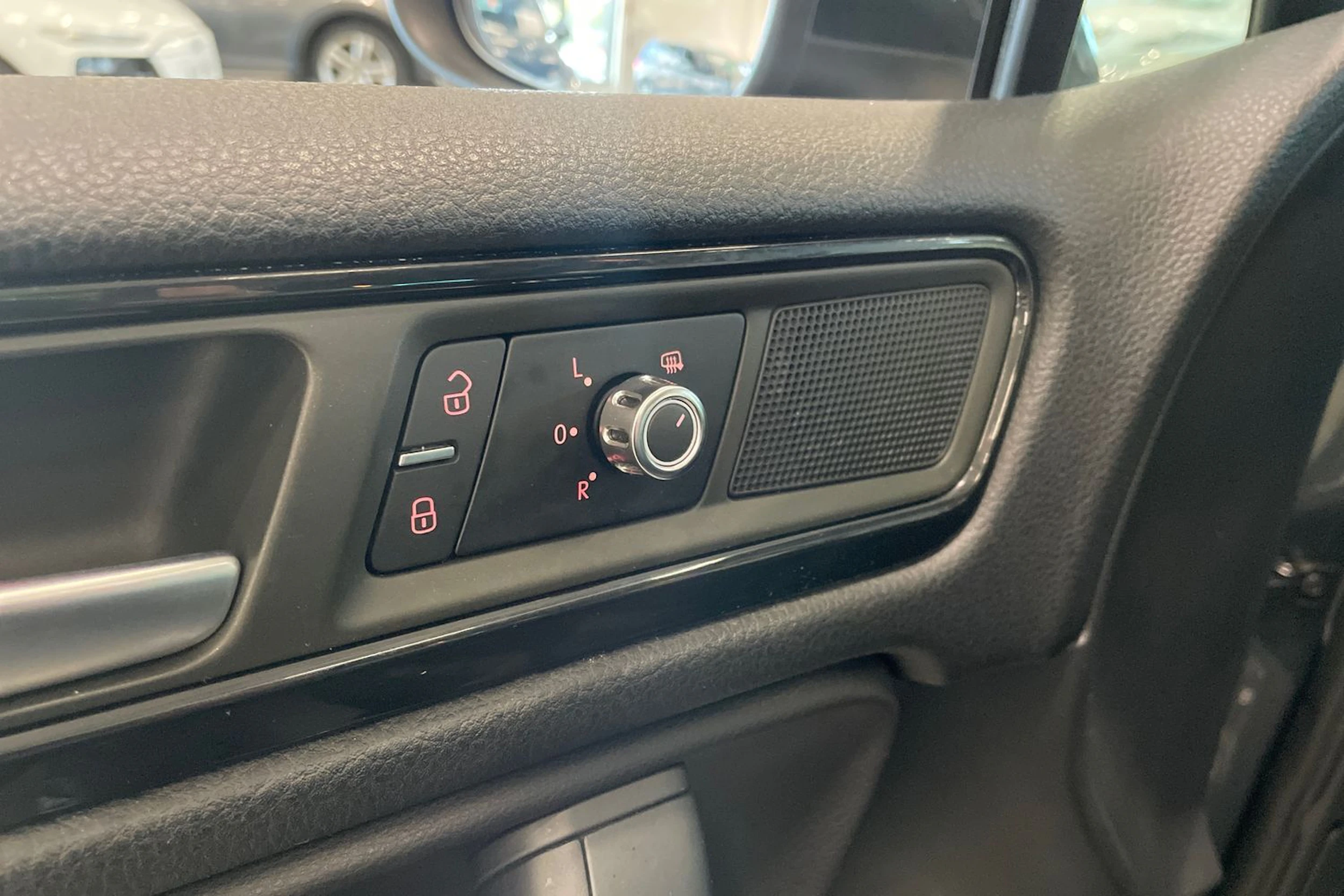 harmaa Volkswagen Touareg 2012 kuva 24.