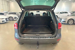 harmaa Volkswagen Touareg 2012 kuva 26.
