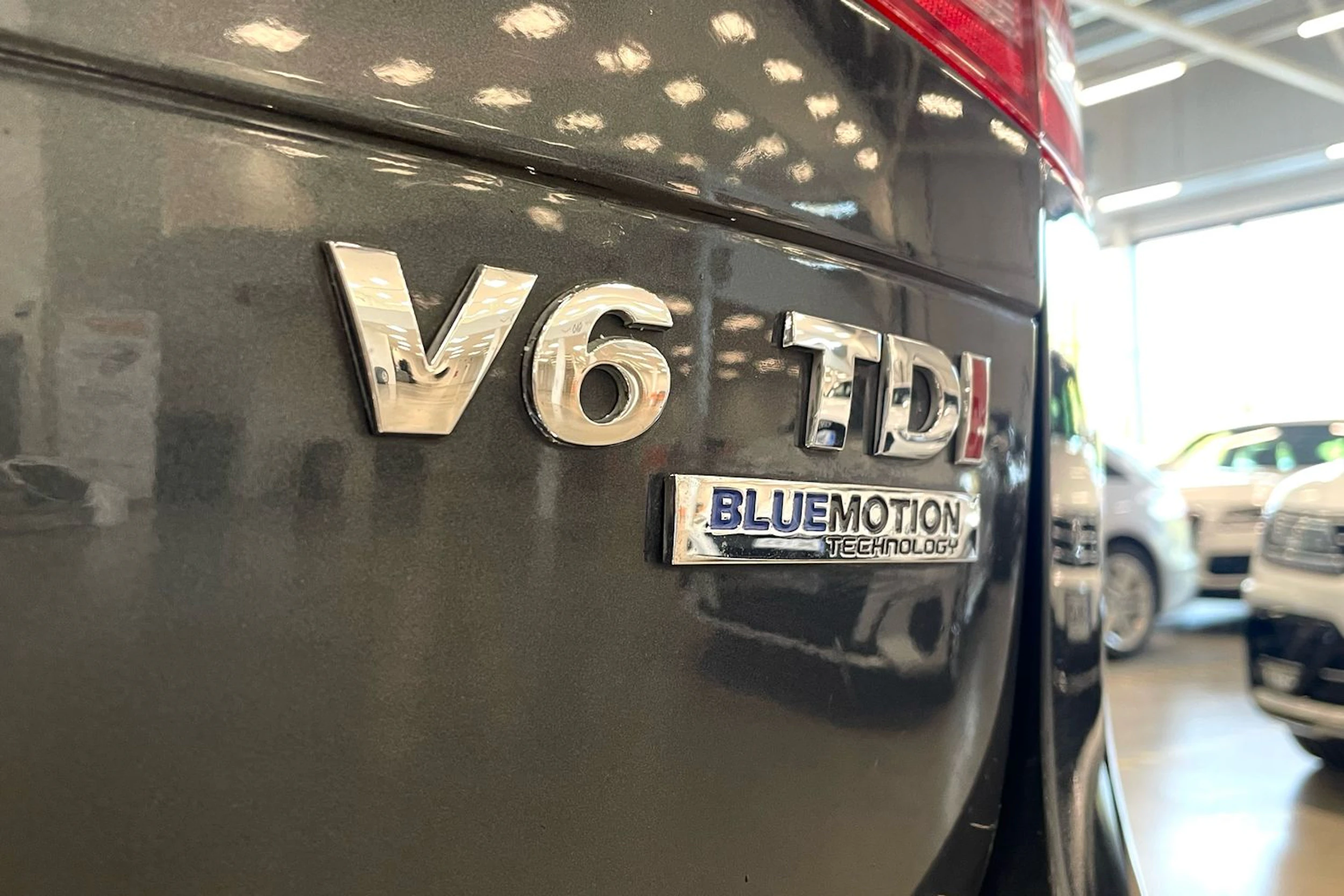 harmaa Volkswagen Touareg 2012 kuva 31.