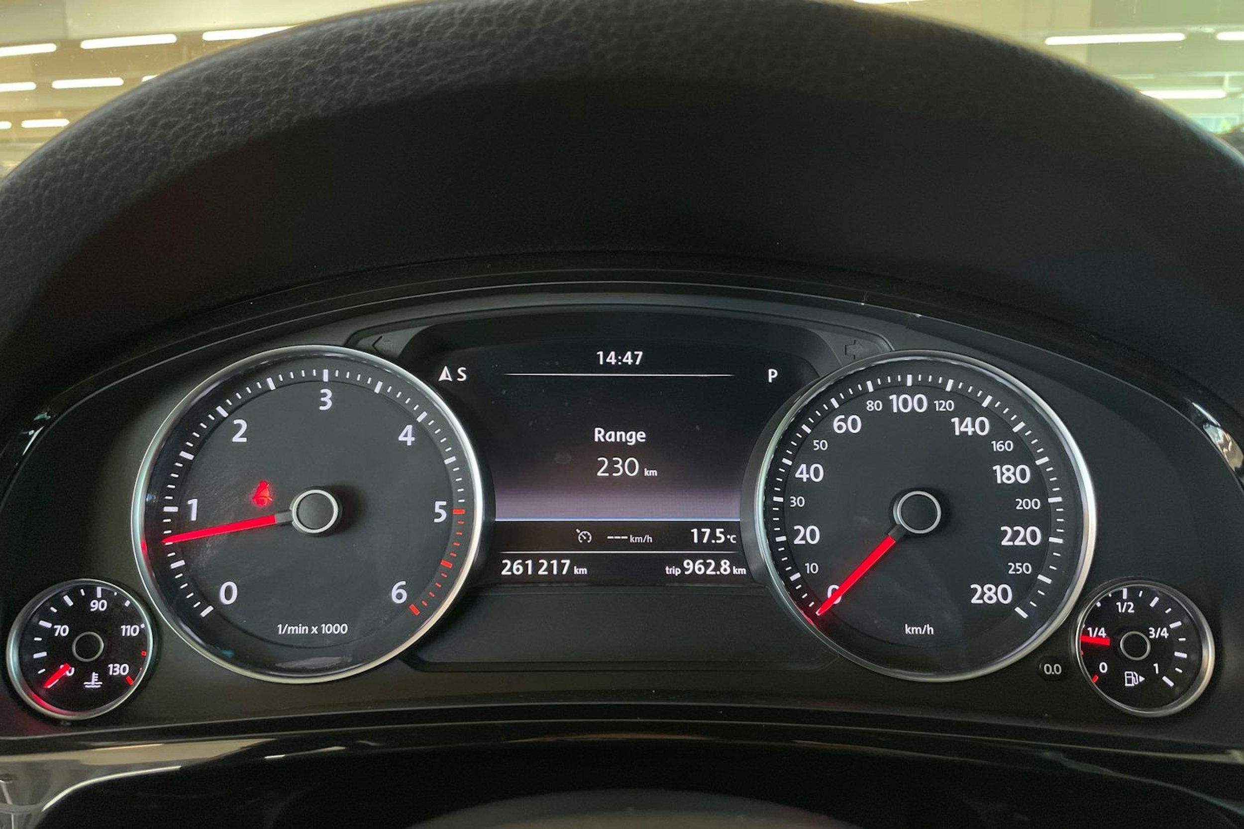 Musta Volkswagen TOUAREG 2013 kuva 14.