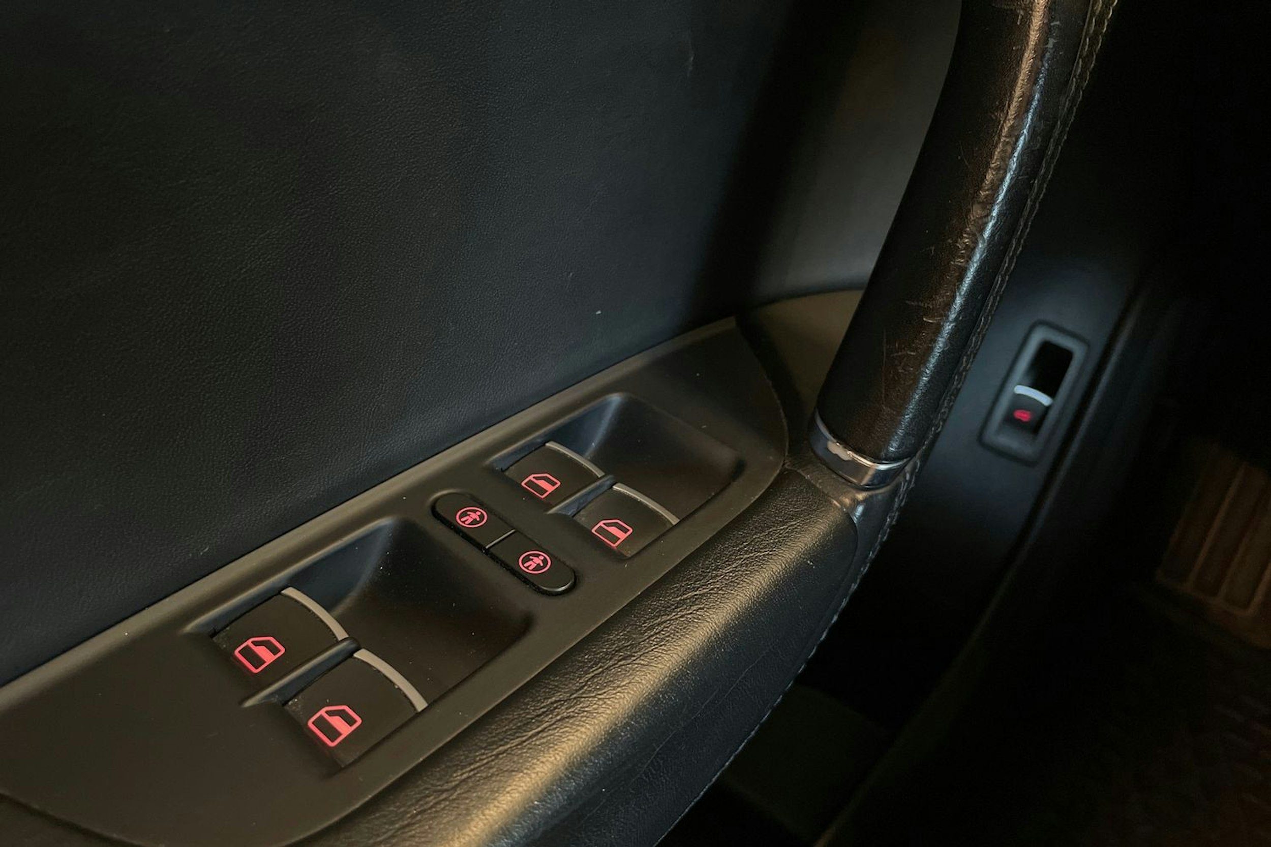 Musta Volkswagen TOUAREG 2013 kuva 20.