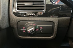 Musta Volkswagen TOUAREG 2013 kuva 21.