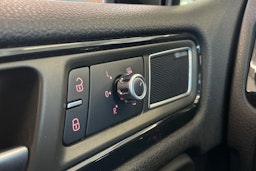 Musta Volkswagen TOUAREG 2013 kuva 22.