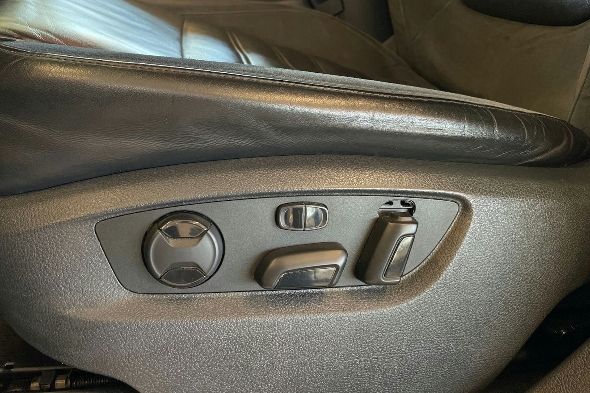 Musta Volkswagen TOUAREG 2013 kuva 30.
