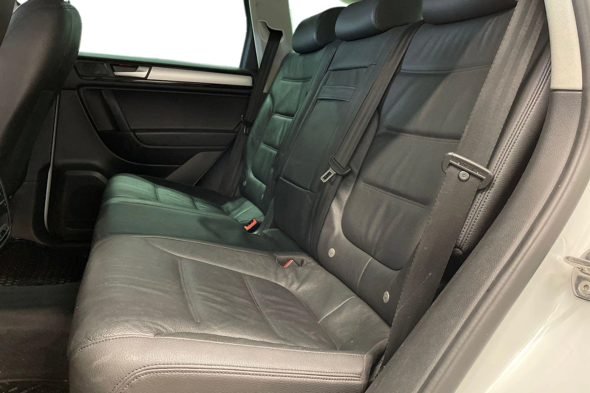 Valkoinen Volkswagen TOUAREG 2014 kuva 11.