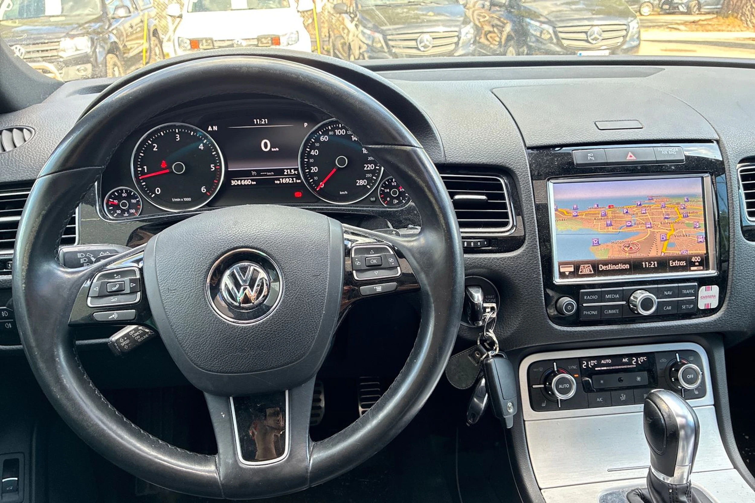 harmaa Volkswagen Touareg 2014 kuva 6.