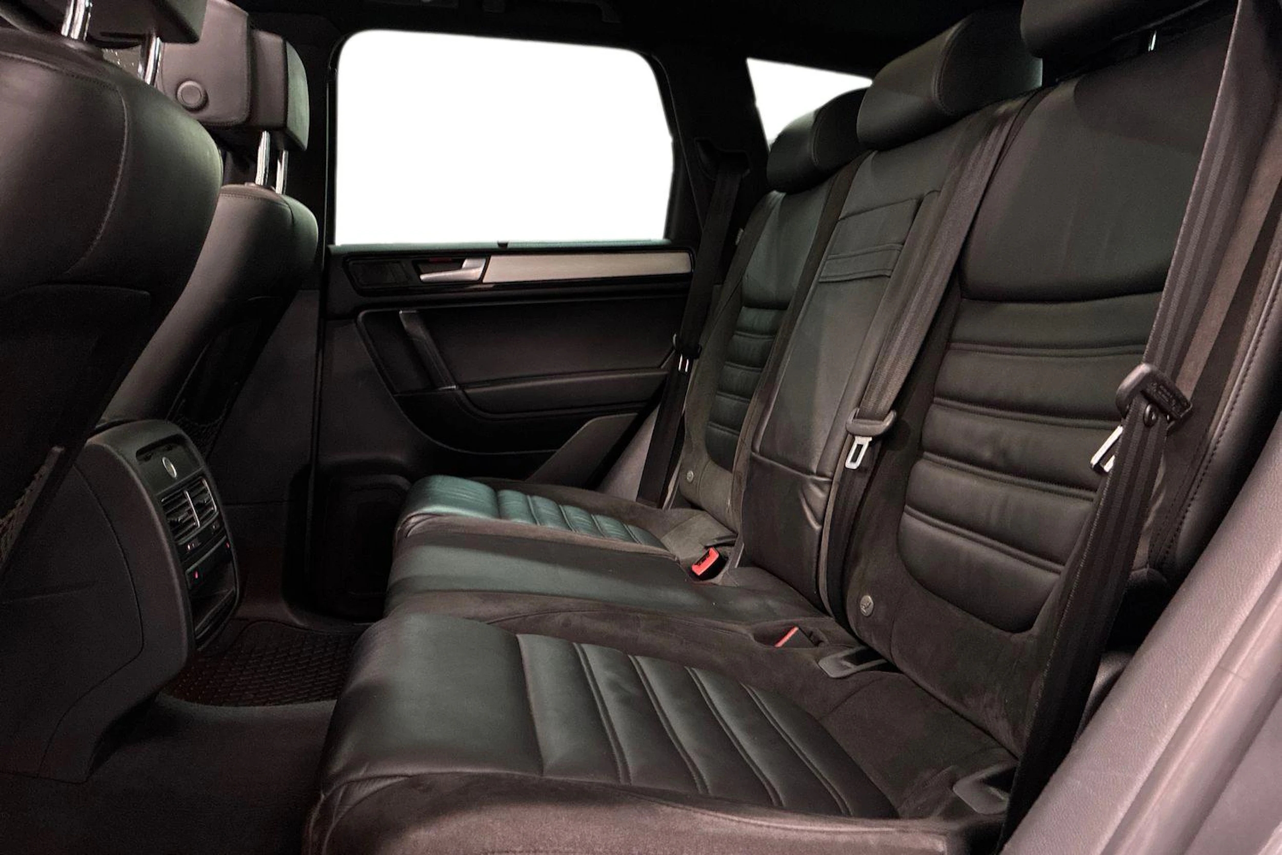 harmaa Volkswagen Touareg 2014 kuva 8.