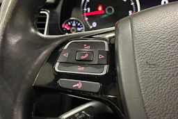 harmaa Volkswagen Touareg 2014 kuva 13.