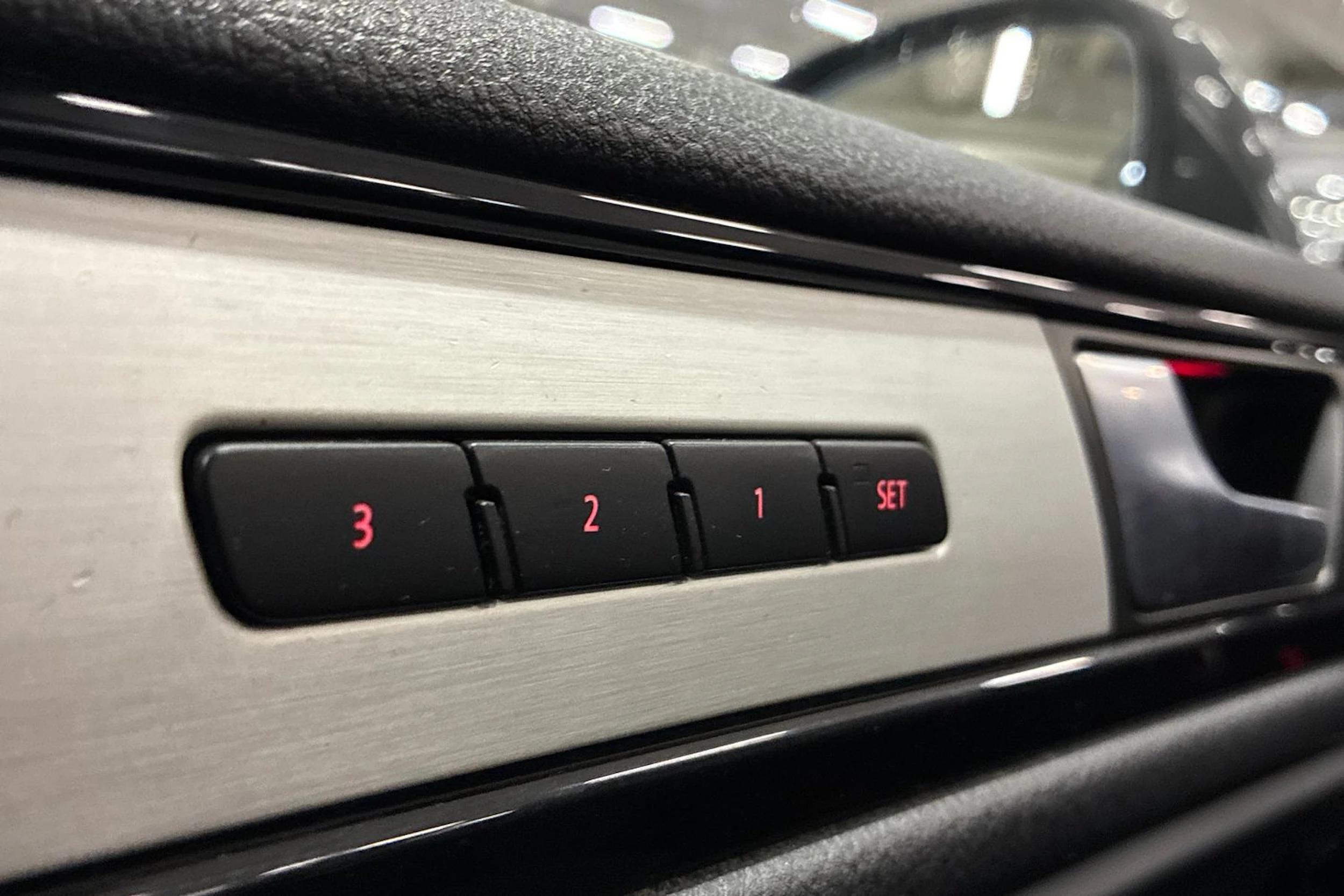 harmaa Volkswagen Touareg 2014 kuva 17.