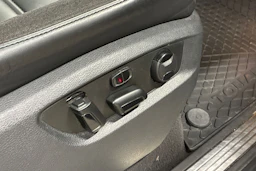 harmaa Volkswagen Touareg 2014 kuva 28.