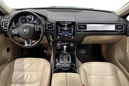 musta Volkswagen Touareg 2014 kuva 9.