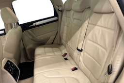 musta Volkswagen Touareg 2014 kuva 10.