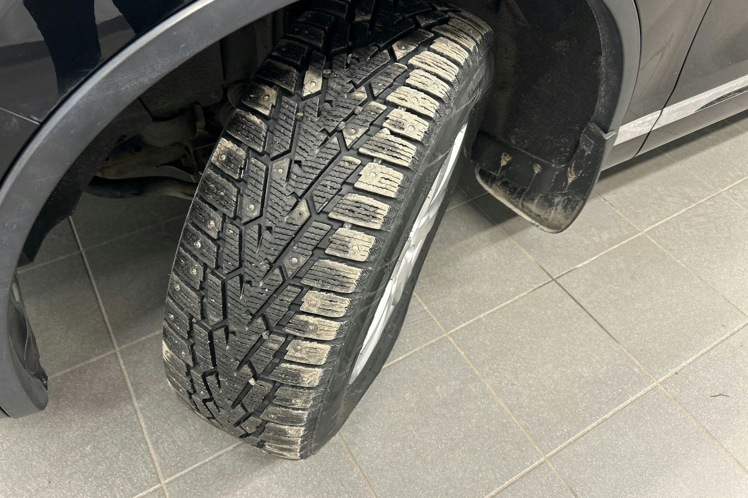 musta Volkswagen Touareg 2014 kuva 13.