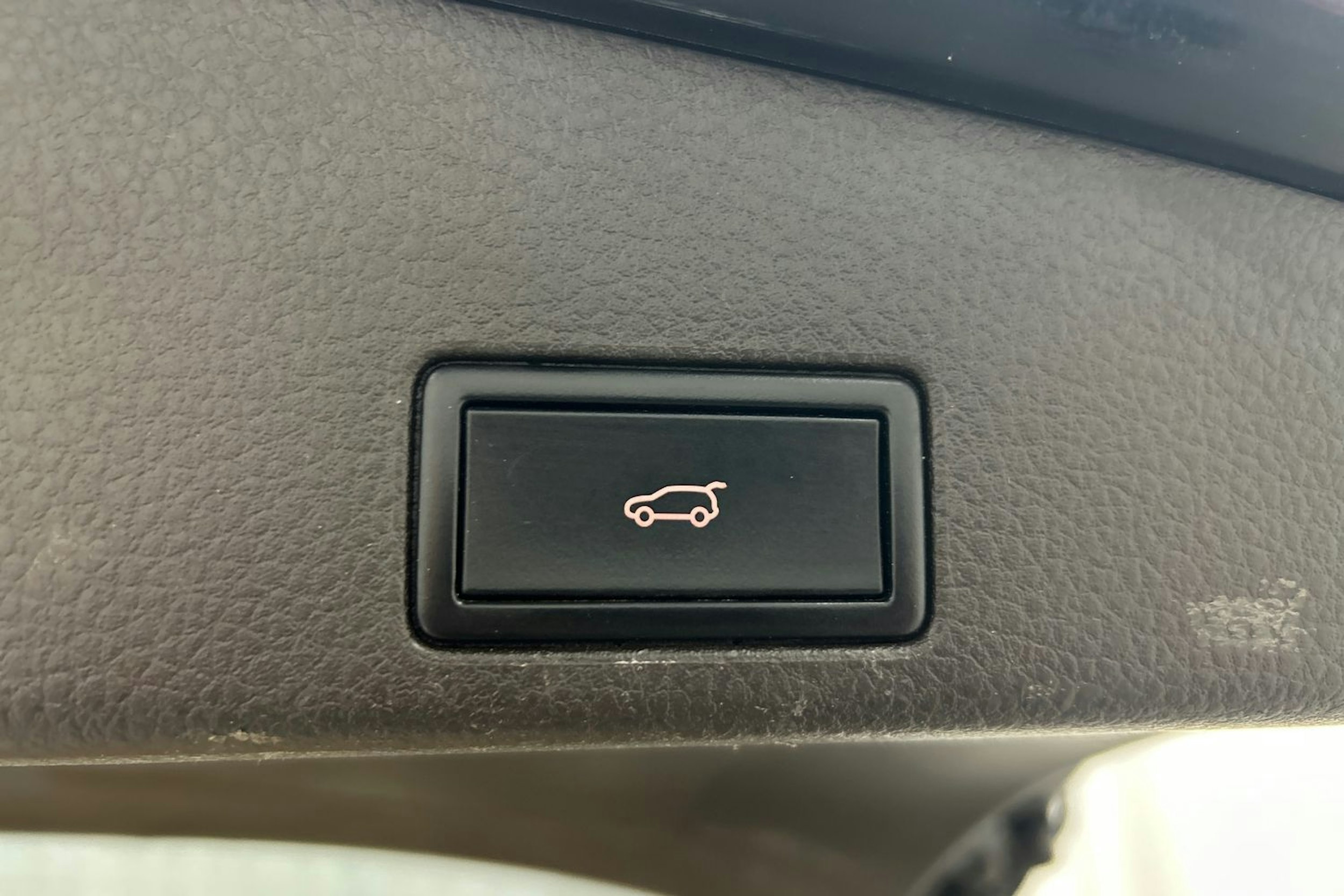 musta Volkswagen Touareg 2014 kuva 17.