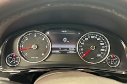 musta Volkswagen Touareg 2014 kuva 21.