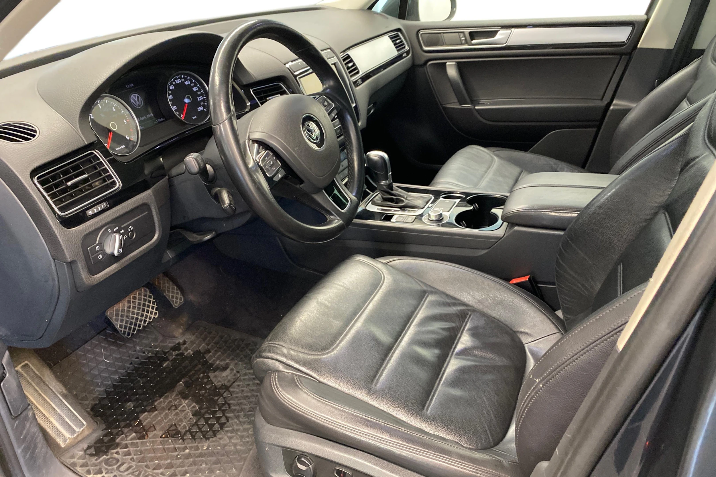 Harmaa Volkswagen TOUAREG 2015 kuva 8.